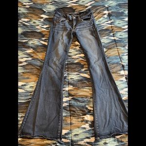 American Eagle Women’s Jeans Boho Artist flair size 6 long!